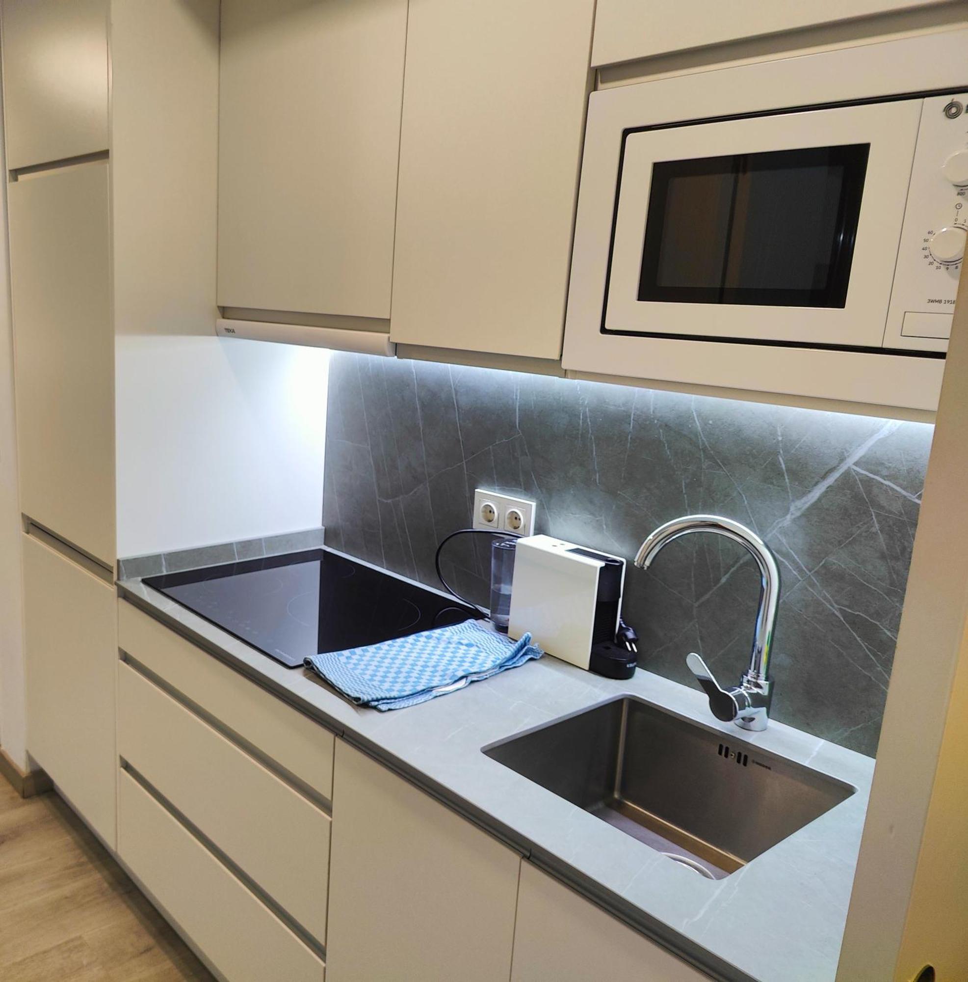 Exclusive Quietness In The Heart Of Madrid With Public Parking, Breakfast, 2 Bathrooms Esterno foto