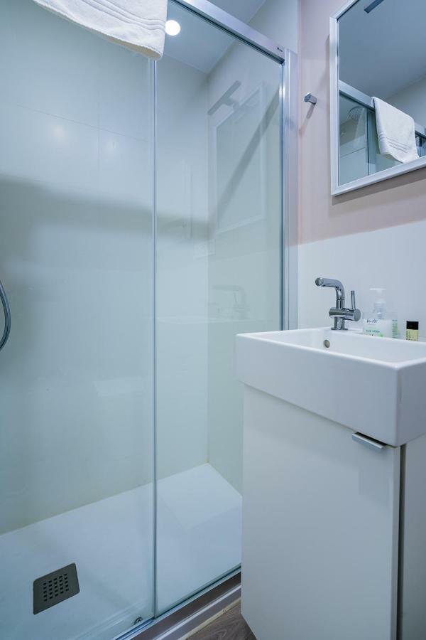 Exclusive Quietness In The Heart Of Madrid With Public Parking, Breakfast, 2 Bathrooms Esterno foto