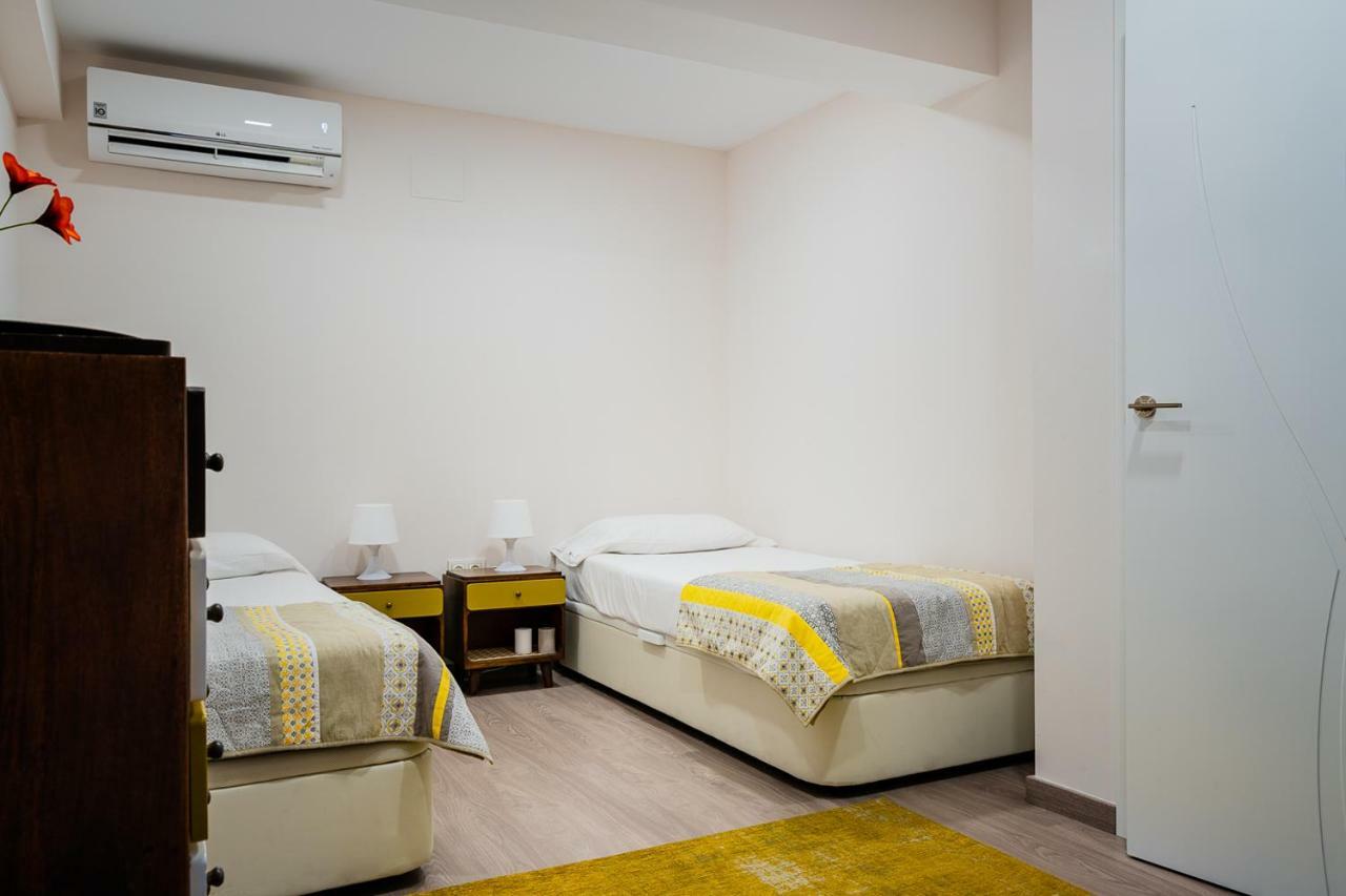 Exclusive Quietness In The Heart Of Madrid With Public Parking, Breakfast, 2 Bathrooms Esterno foto