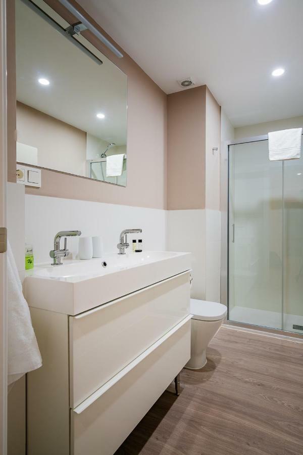 Exclusive Quietness In The Heart Of Madrid With Public Parking, Breakfast, 2 Bathrooms Esterno foto